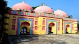 Three-domed mosque in Narsingdi: An architectural landmark exuding Mughal-era grandeur