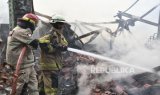 Tungku Menyala Ditinggal Pemiliknya Tidur, Rumah dan Gabah Terbakar