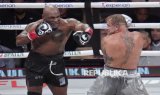 Aksi Mike Tyson Di Atas Ring saat Berduel dengan Jake Paul