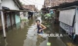 Rumahnya Terendam Banjir, 353 Warga Pekalongan Mengungsi