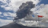 Kemenpar Aktifkan Layanan Crisis Center untuk Wisatawan Terdampak Erupsi Lewotobi