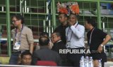 Patrick Kluivert dan Alex Pastoor Tonton Laga Persija Lawan PSBS Biak