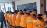 Polsektro Gambir Tangkap 20 Pelaku Penipuan Daring di Apartemen Jakpus